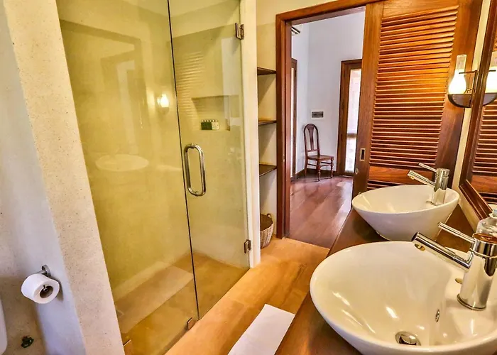 Athakon House - Private Luxurious 7 Bedrooms Willa