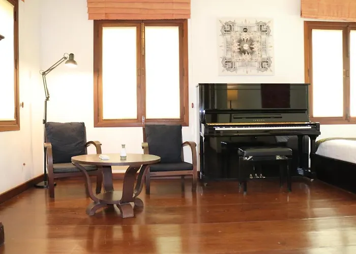 Athakon House - Private Luxurious 7 Bedrooms Siem Reap