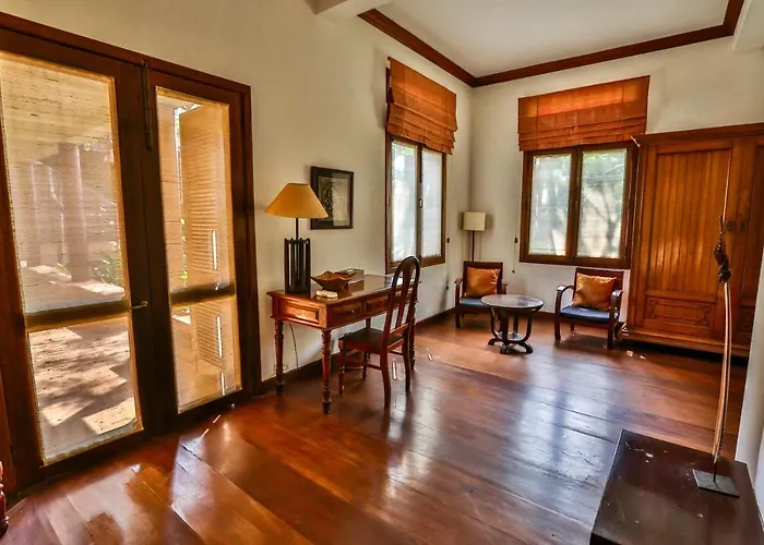 Willa Athakon House - Private Luxurious 7 Bedrooms Siem Reap