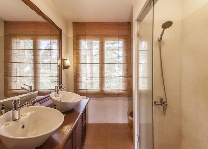 Willa Athakon House - Private Luxurious 7 Bedrooms Siem Reap