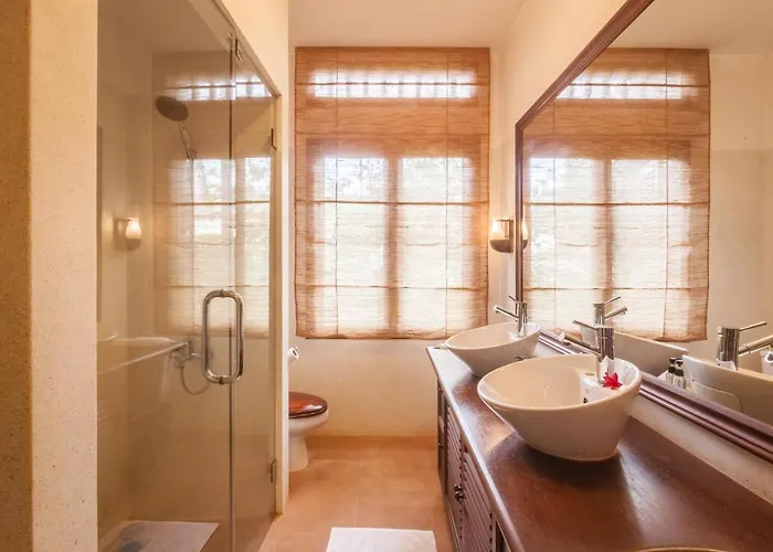 Athakon House - Private Luxurious 7 Bedrooms * Siem Reap